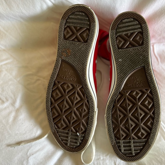 💕👟EUC Red “Hightop” Converse in size 10 - Picture 8 of 8